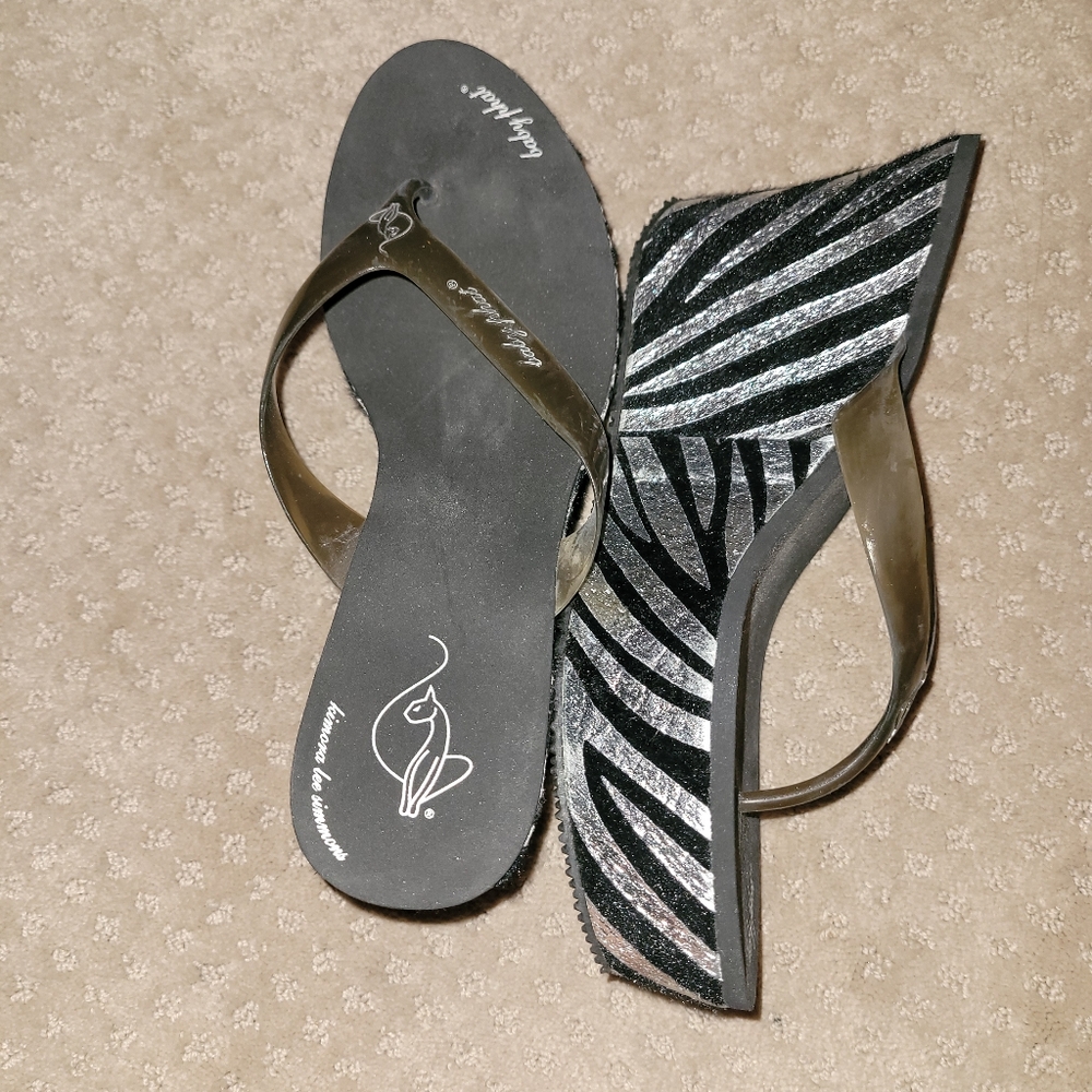 Shoes - Picture 3 of 4